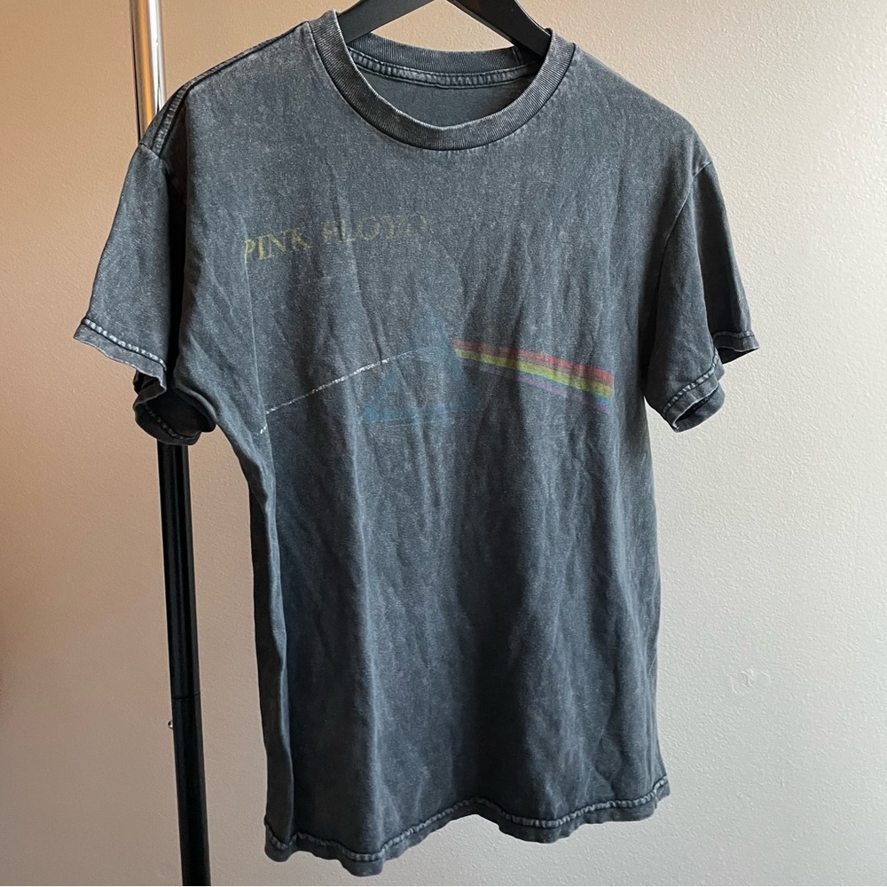Graphic tee